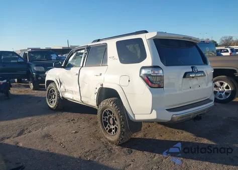 2023 Toyota 4Runner Trd Off Road Premium z USA, uszkodzony, nr VIN JTERU5JR2P6118964